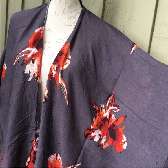 New Charcoal Floral Print Boho Sakura Kimono - Picture 4 of 4